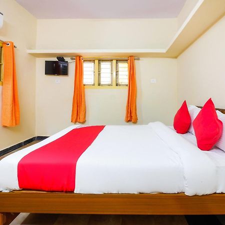 Hotel O Sai Residency Near Sr Nagar Metro Station Hyderabad Esterno foto