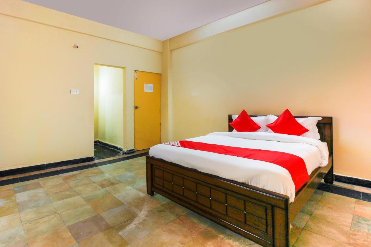Hotel O Sai Residency Near Sr Nagar Metro Station Hyderabad Esterno foto
