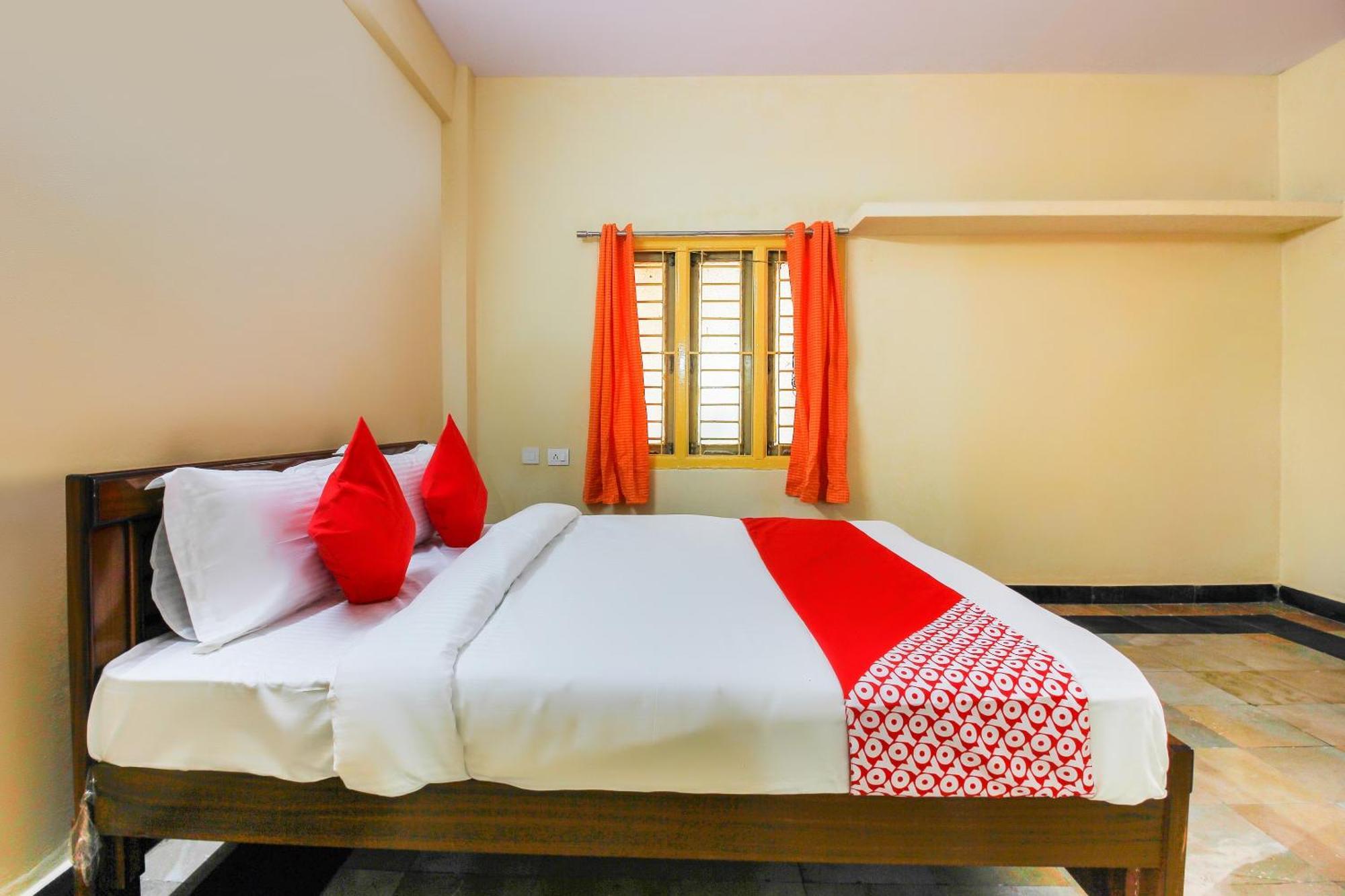 Hotel O Sai Residency Near Sr Nagar Metro Station Hyderabad Esterno foto