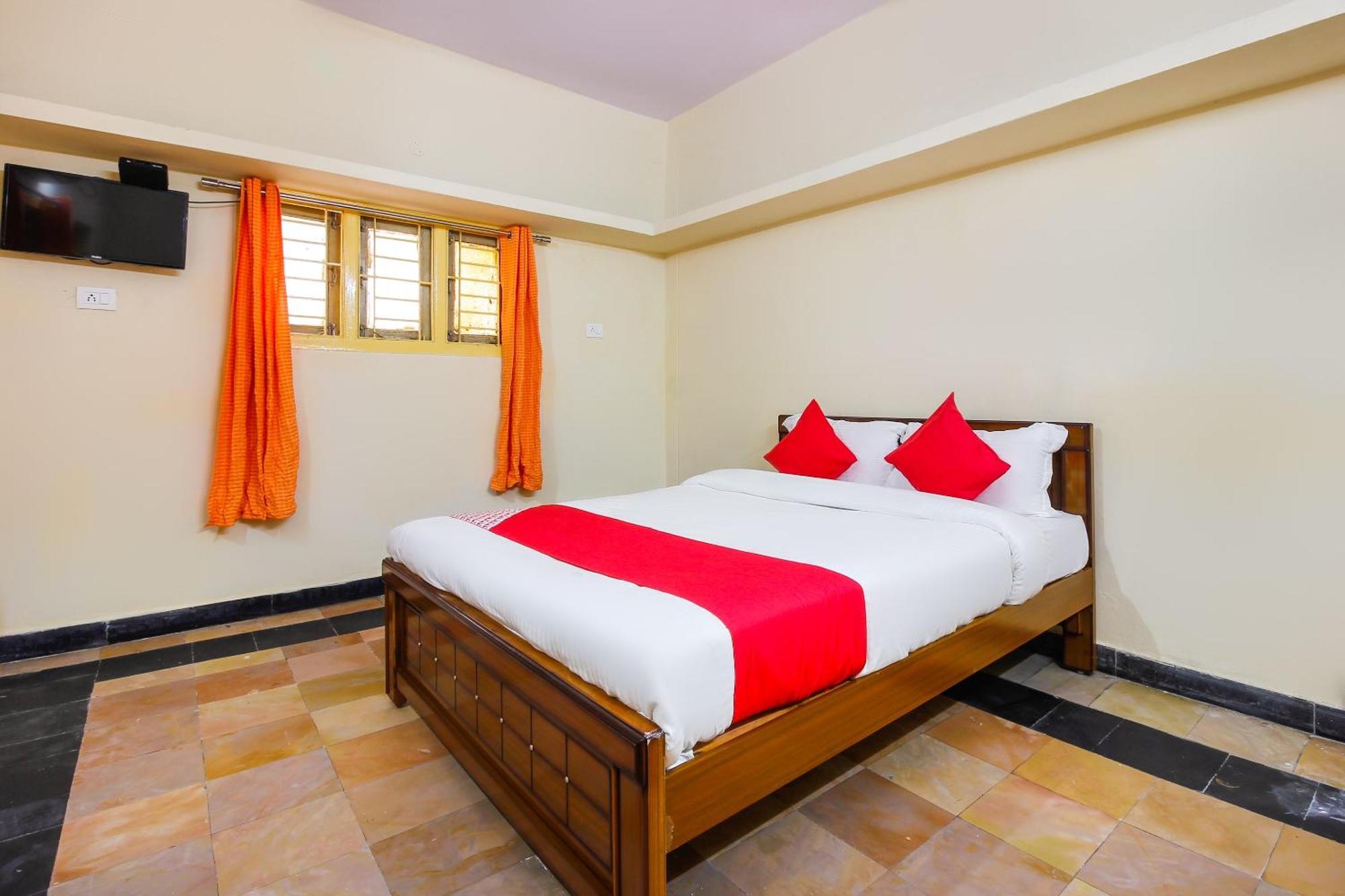 Hotel O Sai Residency Near Sr Nagar Metro Station Hyderabad Esterno foto