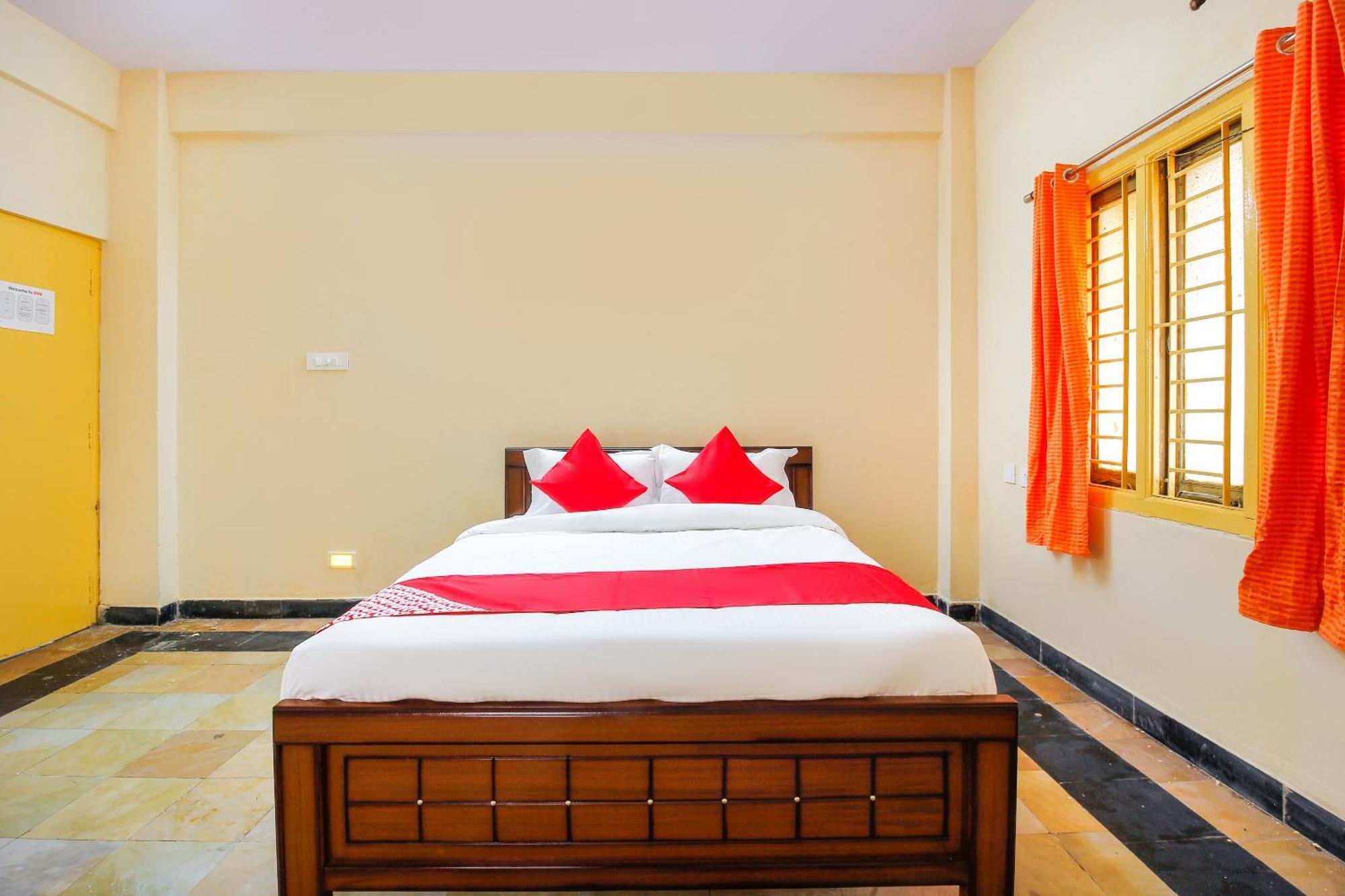 Hotel O Sai Residency Near Sr Nagar Metro Station Hyderabad Esterno foto