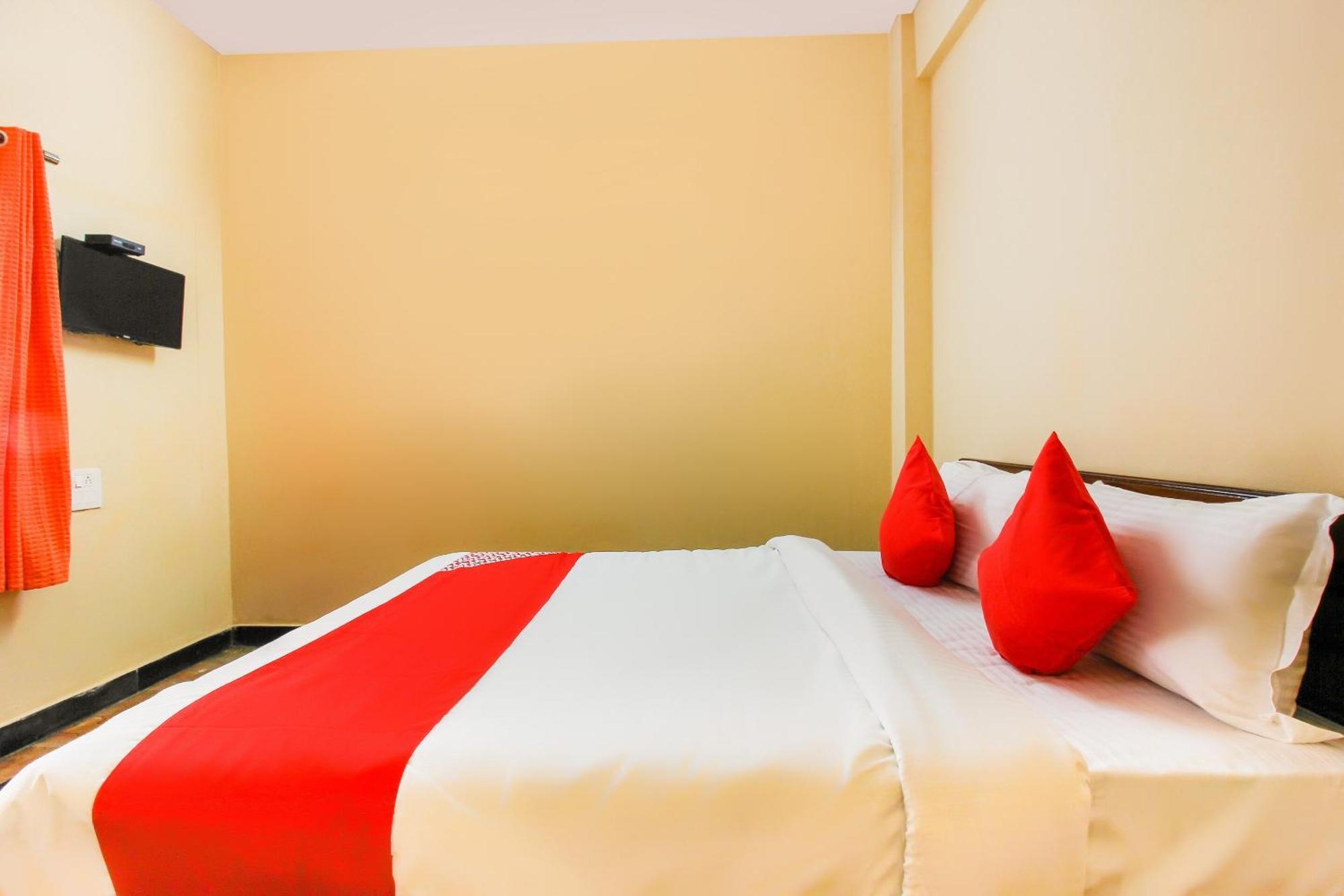Hotel O Sai Residency Near Sr Nagar Metro Station Hyderabad Esterno foto