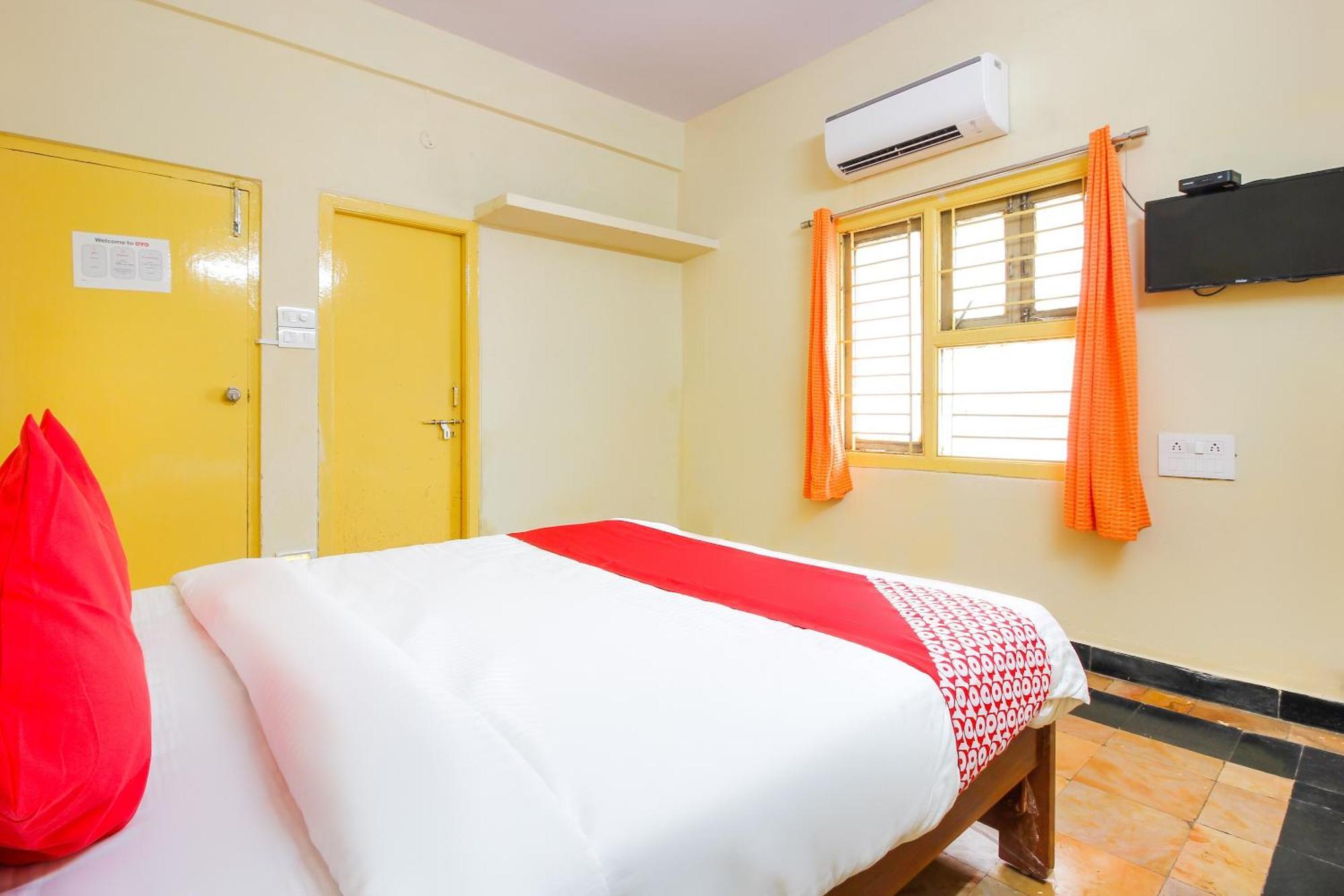 Hotel O Sai Residency Near Sr Nagar Metro Station Hyderabad Esterno foto