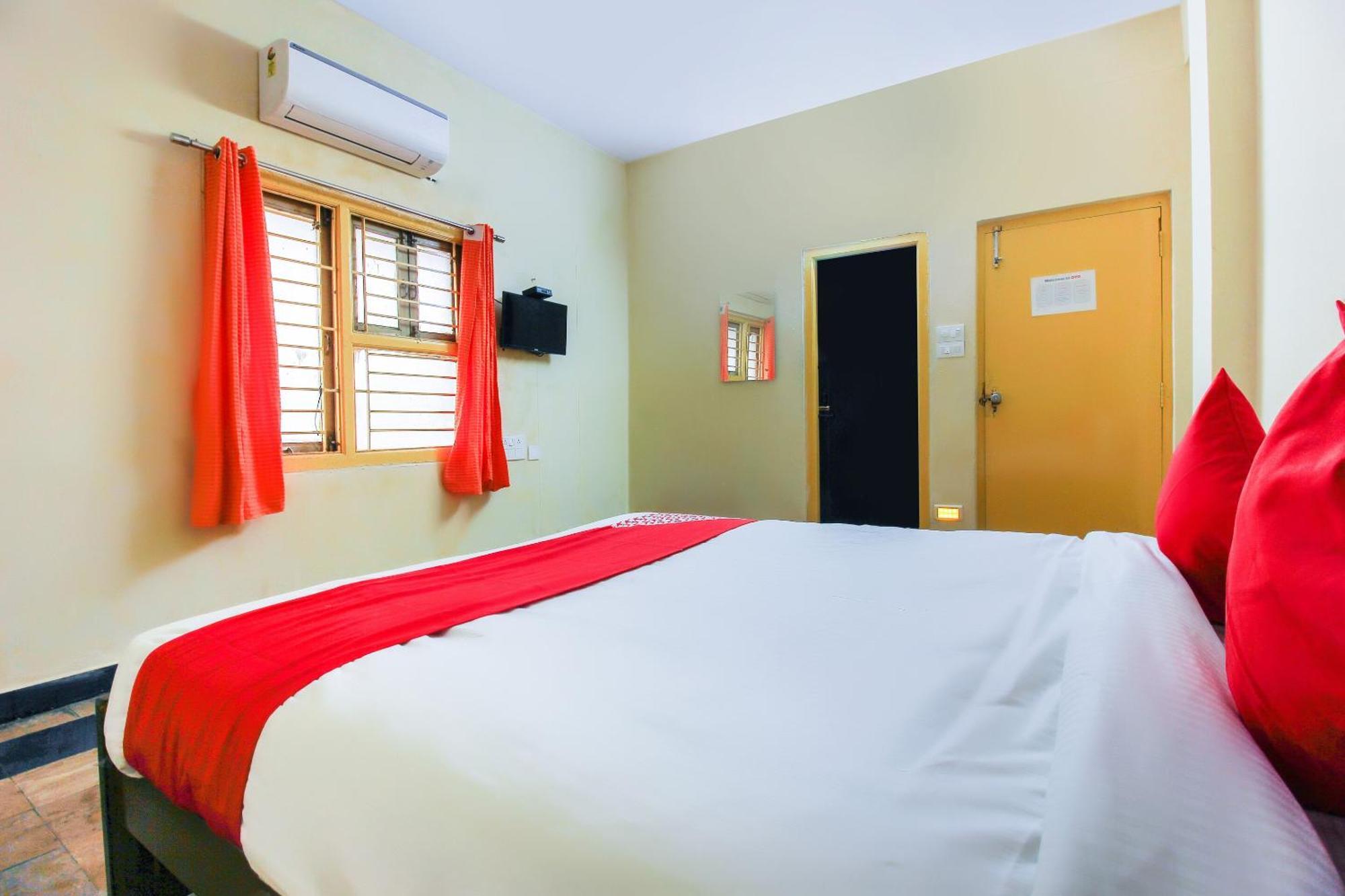 Hotel O Sai Residency Near Sr Nagar Metro Station Hyderabad Esterno foto