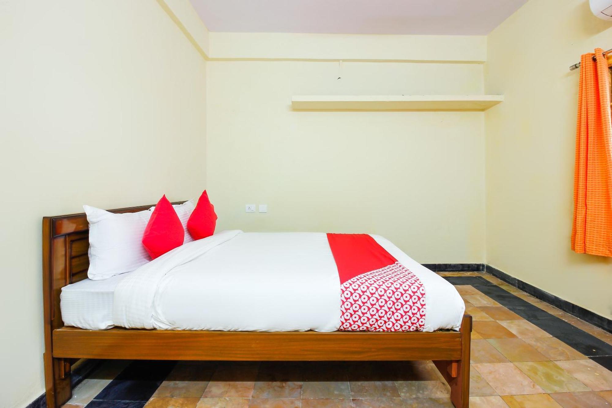 Hotel O Sai Residency Near Sr Nagar Metro Station Hyderabad Esterno foto