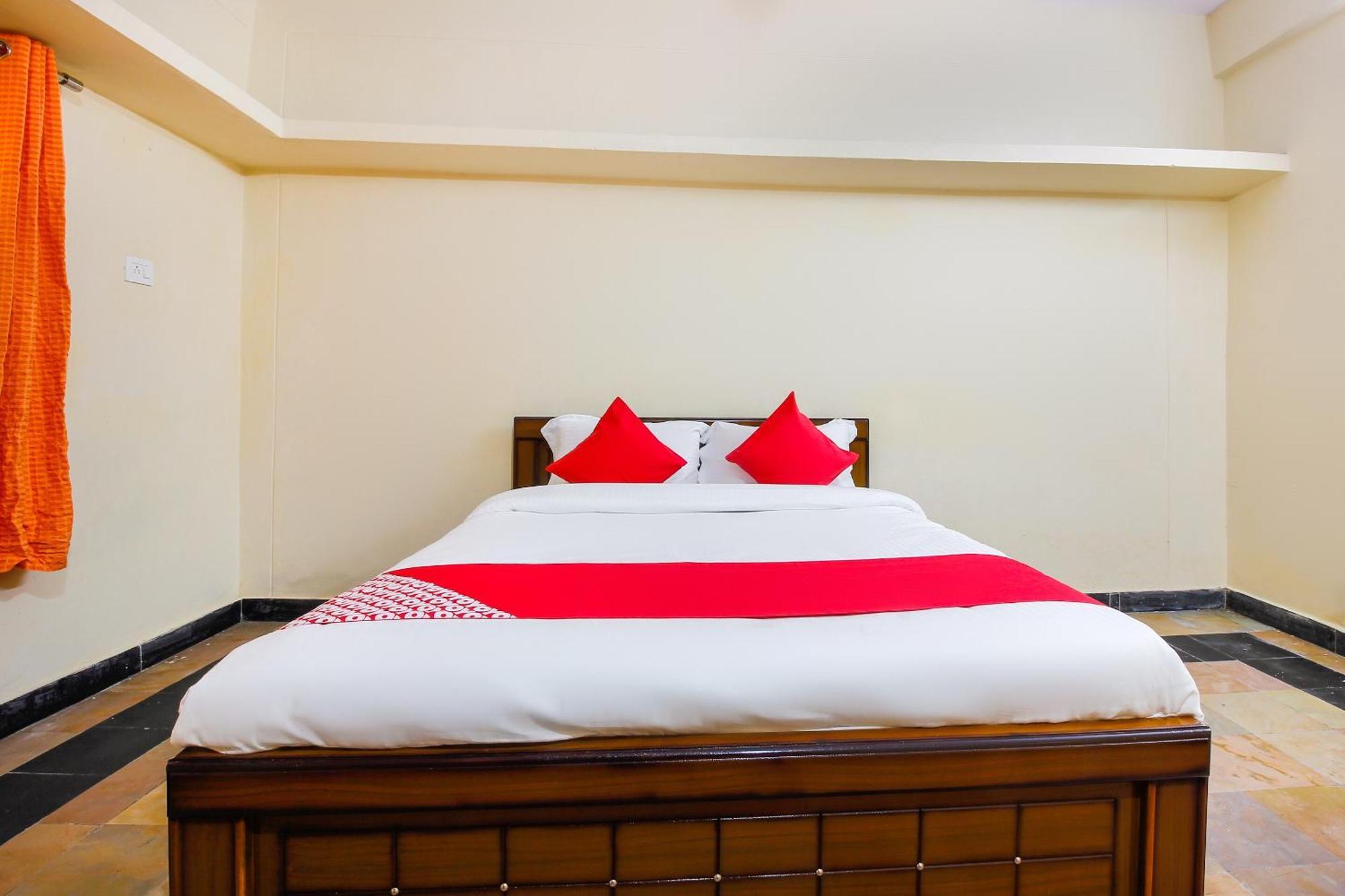 Hotel O Sai Residency Near Sr Nagar Metro Station Hyderabad Esterno foto